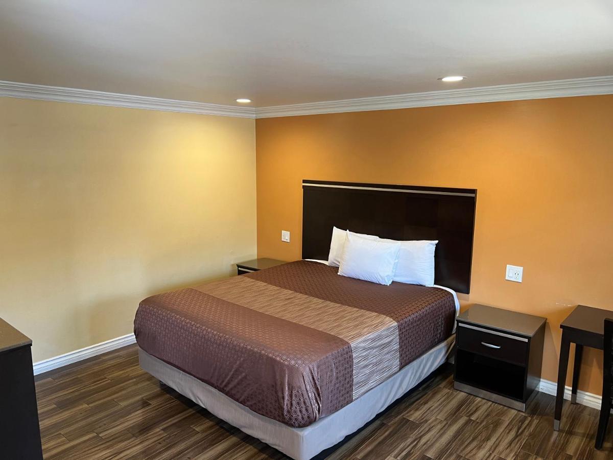 Walnut Inn & Suites West Covina Exterior foto
